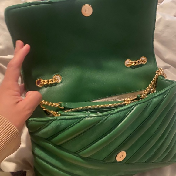 ory Burch Women's Kira Chevron Bombe Convertible Leather Shoulder Bag - Picture 4 of 6